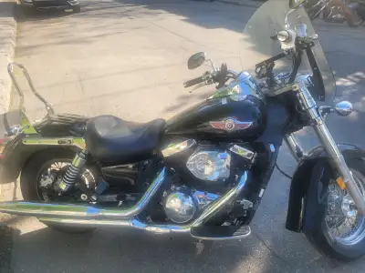 Kawasaki Vulcan 1500cc 2005 Noir 80000km Vendu tel quel sans garantie légale, Dans les choses à fair...