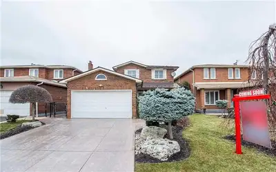 Basement with separate entrance available in Brampton near High way 10 and Ray Lawson Blvd - (HAVELO...