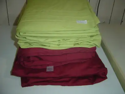 ensembles  draps , coussins , nappes etc,,, View more