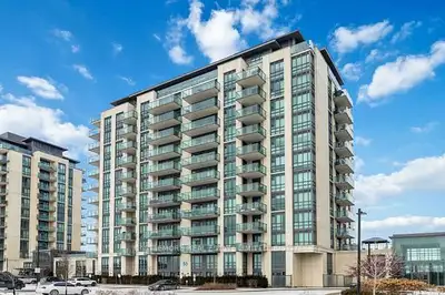 Spacious 1 Bedroom + Den 2 Bathroom Goreway/Queen St Brampton