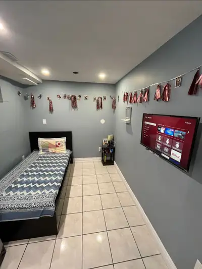 Private room for rent in Brampton