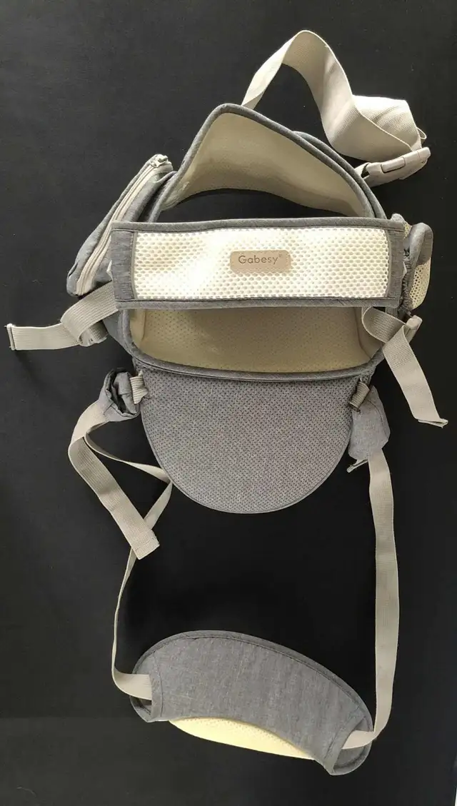 Baby Hip Carrier in Strollers, Carriers & Car Seats in Barrie - Image 3