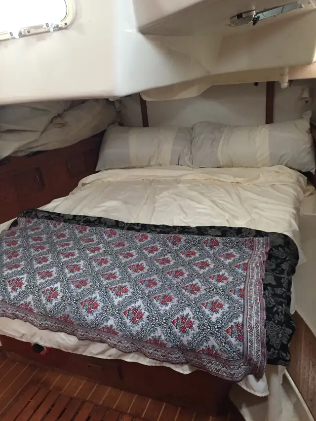 1985 sailboat Hunter Marlowe hunter 40 in Sailboats in St. Catharines - Image 9