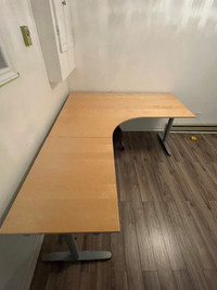 IKEA Corner desk in excellent condition 