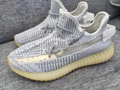 Adidas Yeezy Boost 350 V2 Sulfur Size 7.5 Excellent Condition