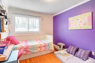 1 bedroom 1.5 washroom Parking available (2-3) Plus utilities Available $417 rent plus utilities bel...