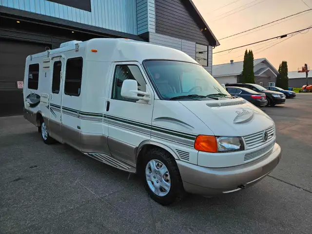 Rialta Volkswagen 2002 Winnebago in RVs & Motorhomes in Québec City - Image 3