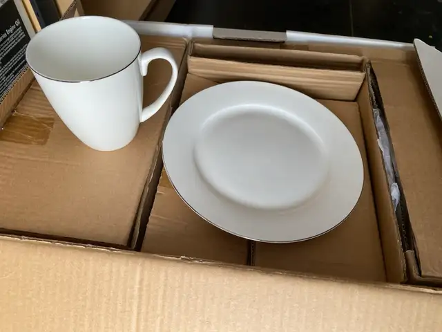 Bone China dinnerware set 65740211793665121