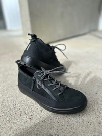 Ecco Sneakers 