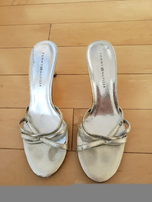 VGUC Tommy Hilfiger Gold High Heel Sandals - Size 7 in Women's - Shoes in Calgary - Image 3