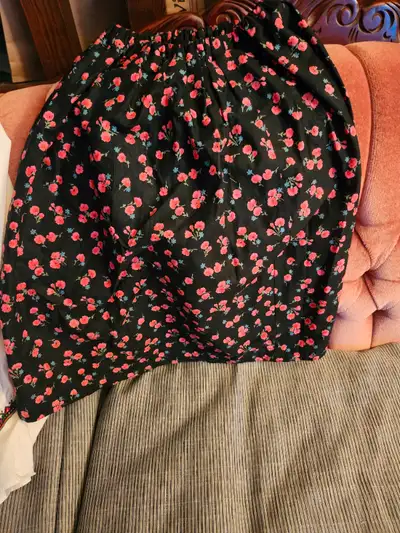 Ukrainian flowered skirt size large, View more