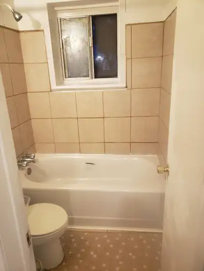 bedroom apartment, near Simcoe, $1700, 1st&last, Available Now