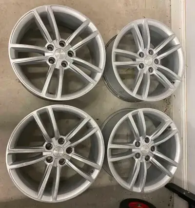 19" Tesla Model S rims - OEM 19x8.0" +40mm