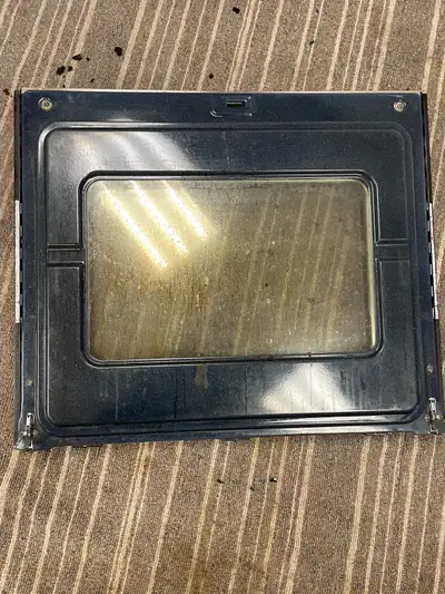 Samsung stove oven door (broken exterior glass, View more