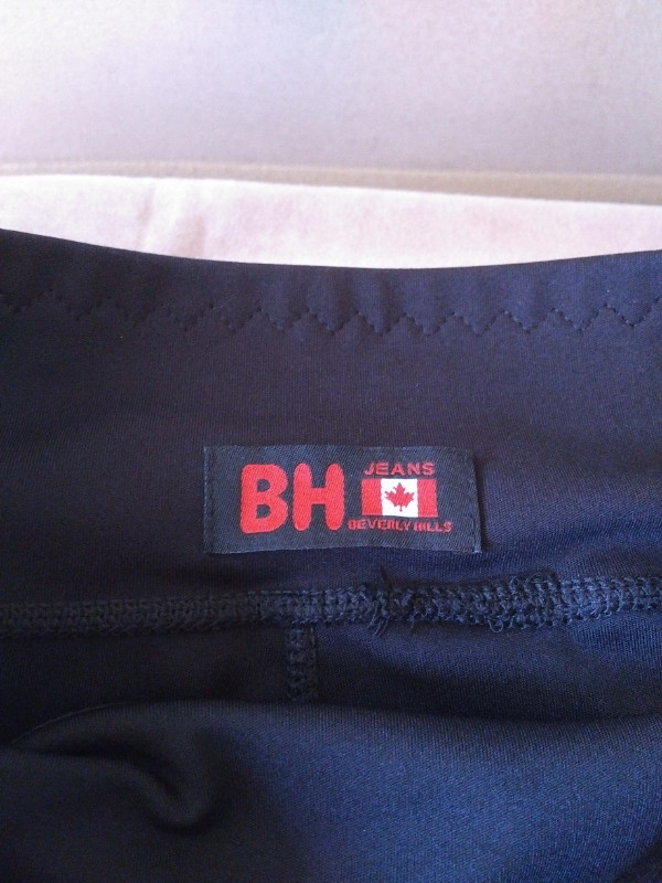 BH Jeans brand Black Leggings/caleçon noir dans Femmes - Pantalons et shorts  à Ville de Montréal - Image 3