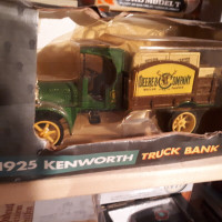 Diecast HOME HARDWARE and other.  Trucks.  Mint