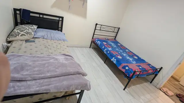 Private/ Sharing Room for Rent in Room Rentals & Roommates in Mississauga / Peel Region - Image 5