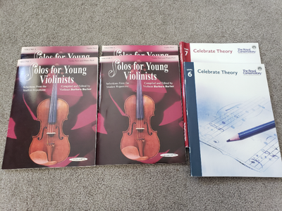 Excellent condition. Erasable markup. Pick up in Panorama Hills area. Solos for Young Violinists vol...