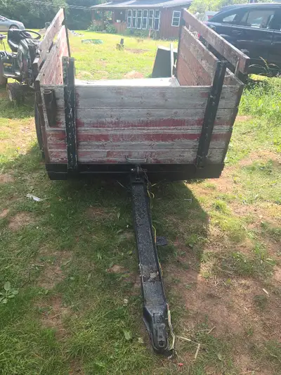 Good Garden trailer. Has new lights on the back. Dumps Asking $175 For more information please text...