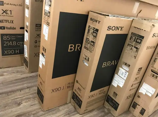 Sony 65-INCH 4K UHD HDR LED Google Smart TV XR65X90J in TVs in Cambridge - Image 2