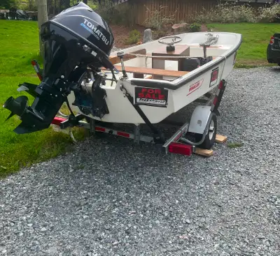 13 ft Boston Whaler 25 HP Tohatsu 4 Stroke Excellent condition ,motivated seller