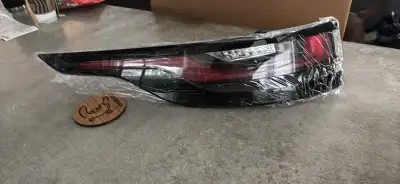 This new led tail light was sent to me in error of what I actually ordered. It’s for a Range Rover V...