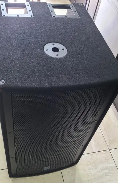 Yorkville UCS1P POWERED  15" SUBWOOFER, View more