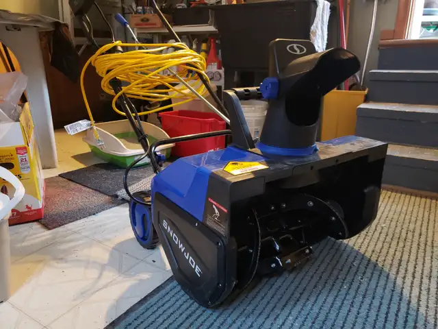 Electric snow blower in Snowblowers in City of Montréal - Image 2
