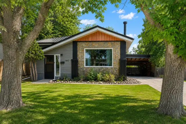 PRIVATE SALE – $338,500.  , Magrath, Alberta