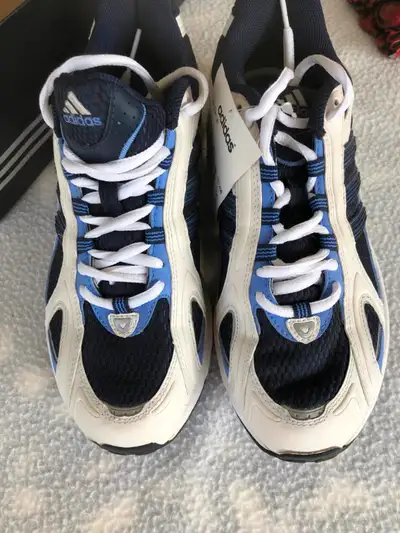 New with tags. Sz 6.5 PU is in the south end or delivery within Winnipeg is possible for a gas fee