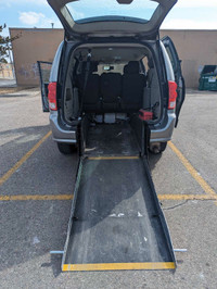 2016 Dodge Grand Caravan wheelchair accessible Van 