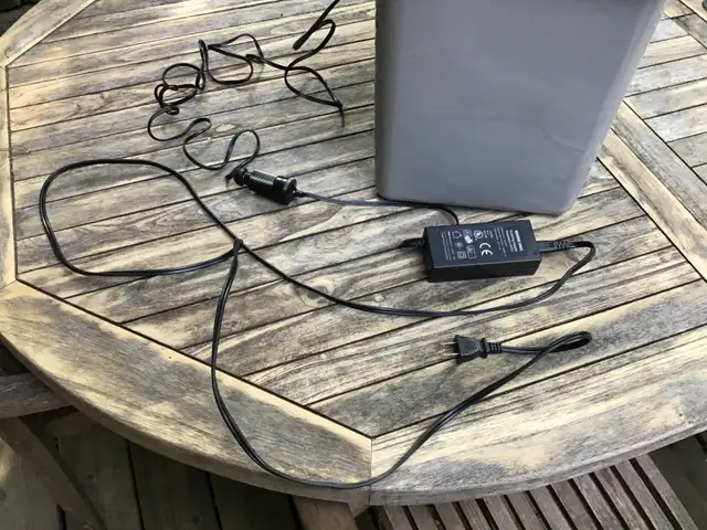 Mobicool 12V Electric Car Fridge Cooler/Warmer, 9L in Refrigerators in City of Halifax - Image 9