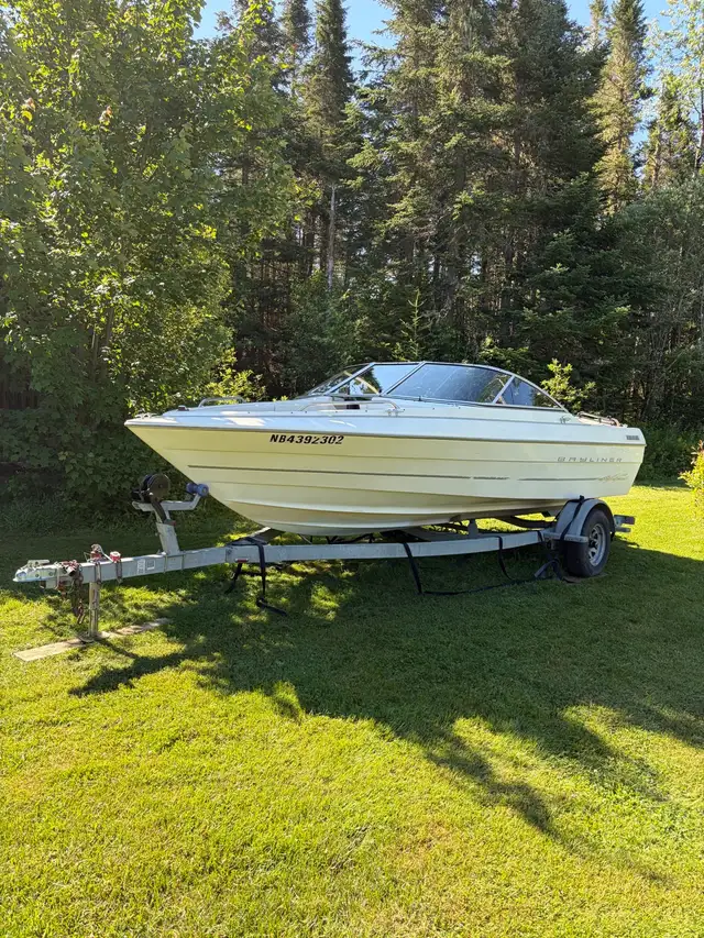 Bayliner Capri 1950 in Powerboats & Motorboats in Saint John - Image 4