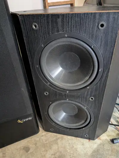 This rare and vintage speaker adds incredible low-end depth to any set-up. Cab is in "fair" conditio...