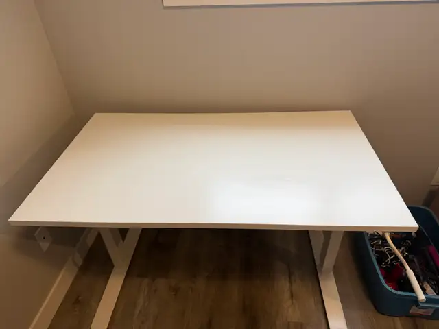 standing desk in Desks in Edmonton - Image 2