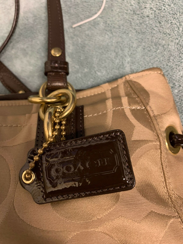 Coach hand bag in Women's - Bags & Wallets in Cambridge - Image 2