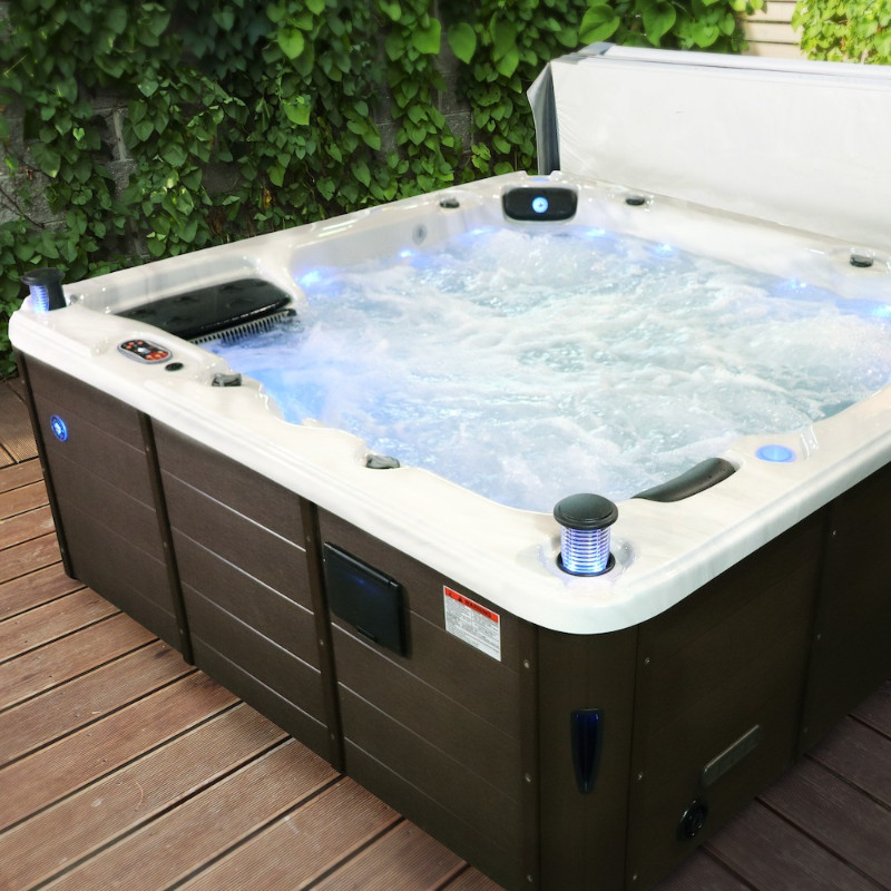 Special Edition Thunder Bay 6Person 44Jet Hot Tub Floor Model Hot