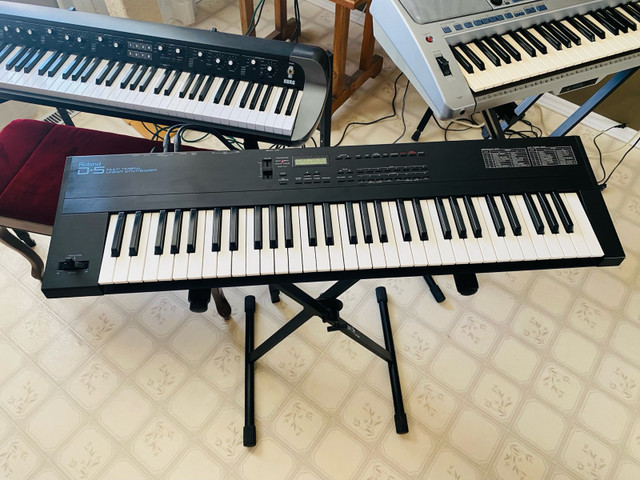 Roland D-5 Linear Synthesizer with Keyboard Stand in Pianos & Keyboards in Winnipeg