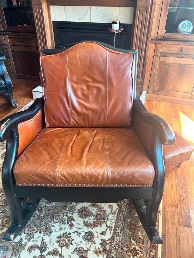 Big Hoss Leather  Rocking Chair for Sale in Chairs & Recliners in Lethbridge - Image 2