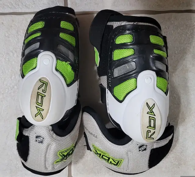 Men's Hockey Elbow Pads in Hockey in Edmonton - Image 3