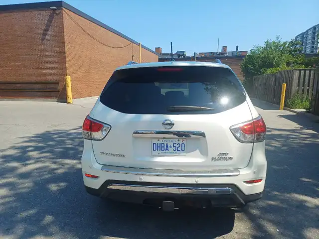 Nissan  Pathfinder528484096247736324