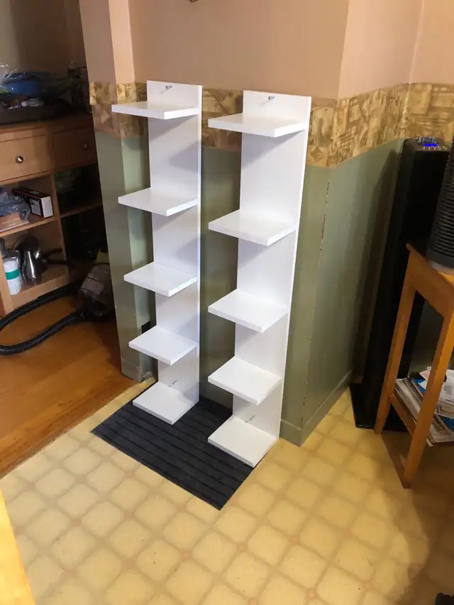  2 étagères  murale en mélamine neuf,100$ in Bookcases & Shelving Units in Longueuil / South Shore - Image 2