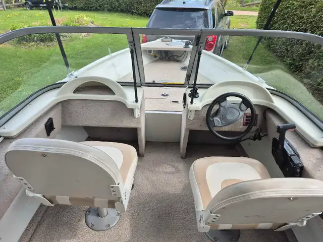 4.57 m Legend 40 Hp Mercury 4 Stroke plus trailer in Powerboats & Motorboats in Pembroke - Image 4