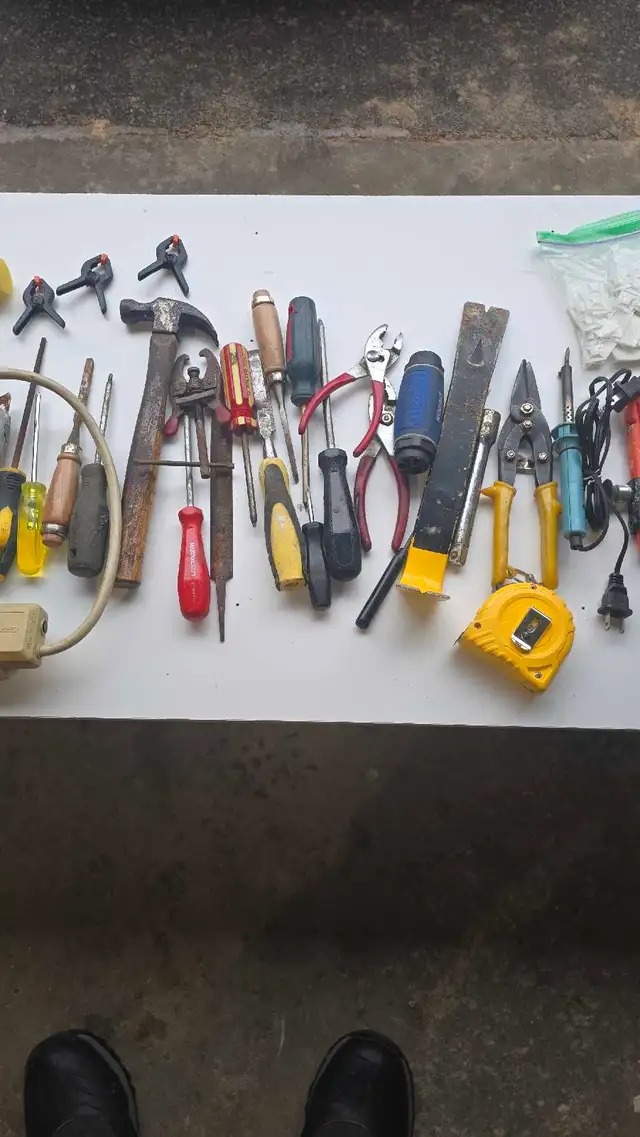 Tool Lot – Pliers, Cutters, Allen Keys, Screwdrivers, Saw, Black in Hand Tools in Mississauga / Peel Region - Image 5