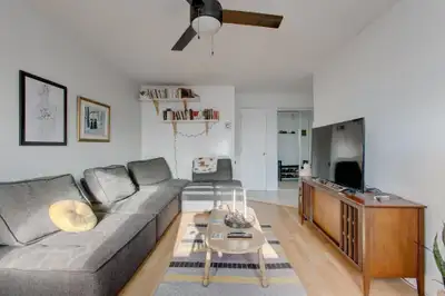 Grand 4 1/2 Lumineux + salle de lavage -Vieux longueuil