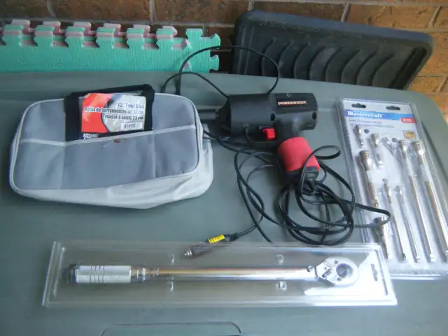 Table/chair/EgyptStatuBike$75mustTakeAll4 samsung9-14/iphone9-13 in Cell Phones in Ottawa - Image 7