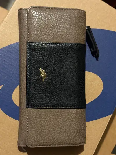 Roots ladies trifold leather wallet, View more