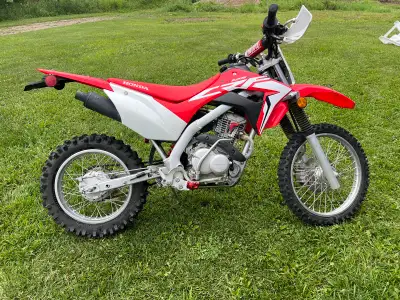 This bike has been well maintained and runs great. It currently has 195 hours, tracked with an after...