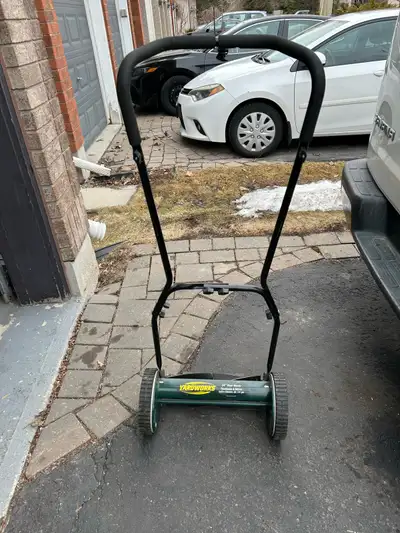 new 14" Yardworks manual push mower *blades are dull; need to be sharpened