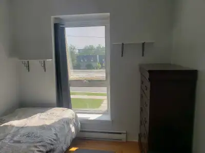 Single room for rent in townhouse. Close to all amenities including bus stop. Shared laundry kitchen...
